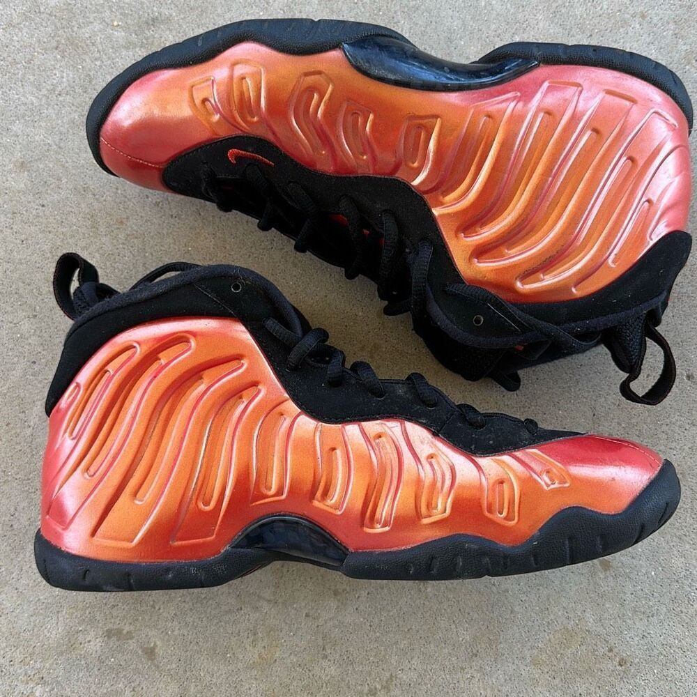 Nike Sneakers Air Foamposite One Youth Size 5.5 Red Habanero